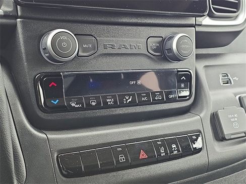 New 2025 RAM ProMaster 3500 w/ Quick Order Package 22G SLT image 31