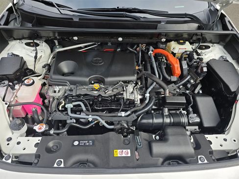 Used 2020 Toyota RAV4 XLE image 9