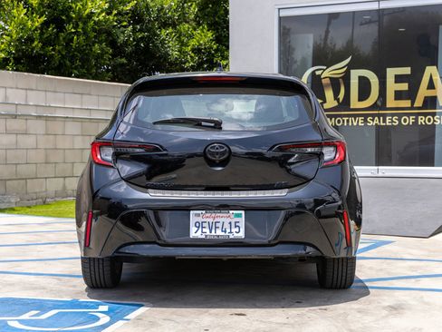 Used 2023 Toyota Corolla SE w/ Blackout Package (TMS) FWD image 11