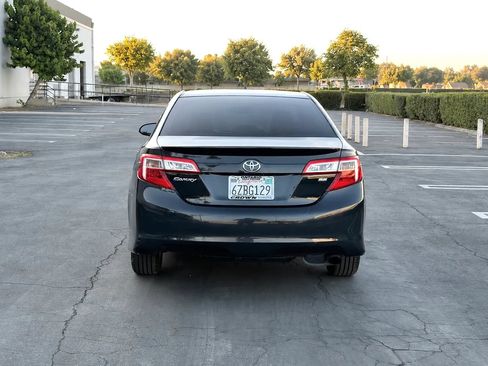 Used 2013 Toyota Camry SE FWD image 5