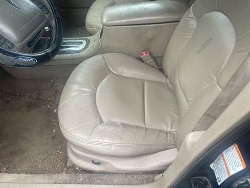 Used 2002 Lincoln Continental FWD image 34