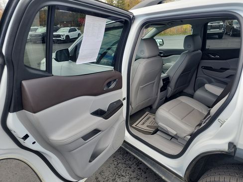 Certified 2023 GMC Acadia SLT w/ Trailering Package image 25