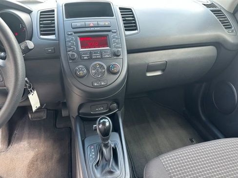 Used 2012 Kia Soul FWD image 20