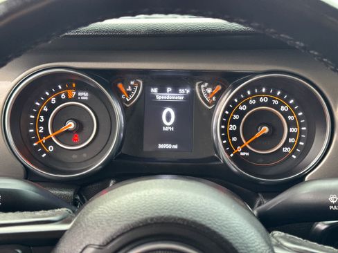 Used 2022 Jeep Gladiator Sport image 17