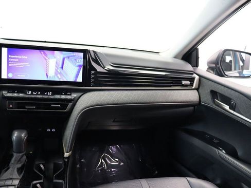 Used 2025 Toyota Camry XLE FWD image 26