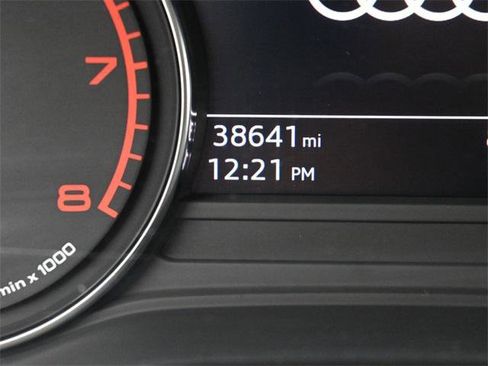 Used 2023 Audi Q5 2.0T Premium w/ Convenience Package image 20