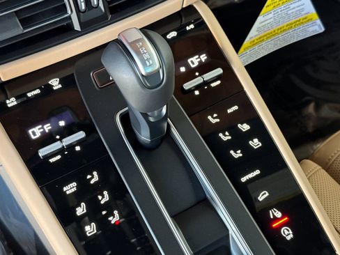 New 2026 Porsche Macan Turbo image 24