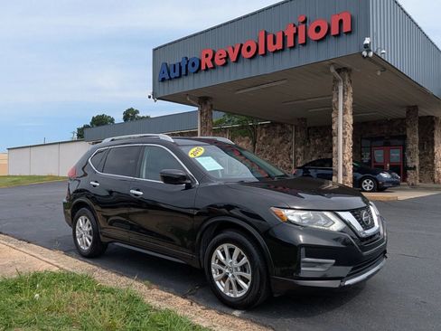 Used 2019 Nissan Rogue SV FWD image 1