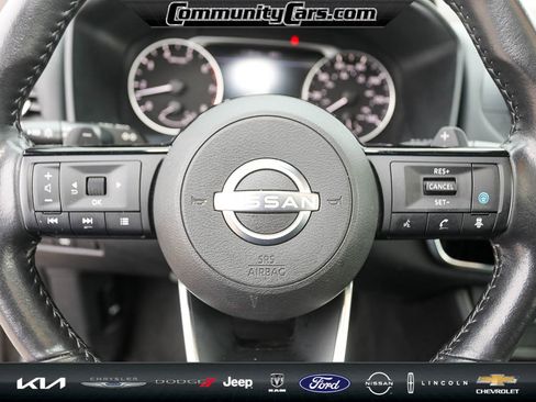 Used 2023 Nissan Rogue SV w/ SV Premium Package image 16