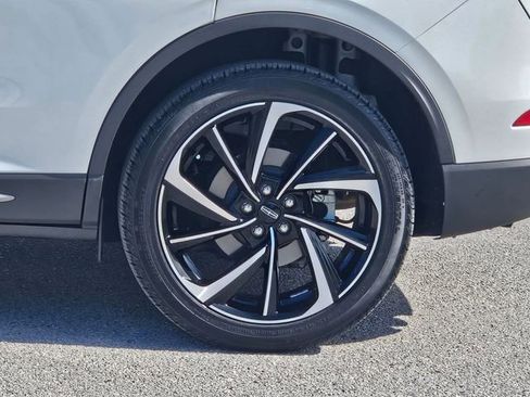 Used 2024 Lincoln Corsair Reserve w/ Equipment Group 201A FWD image 31