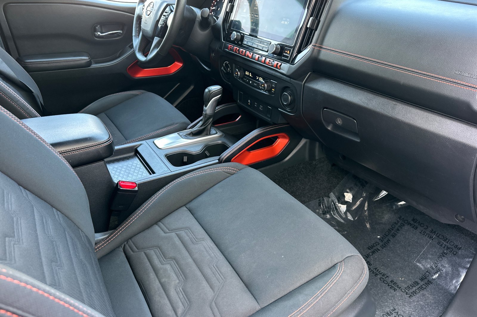 Used 2025 Nissan Frontier PRO-4X AWD/4WD image 19