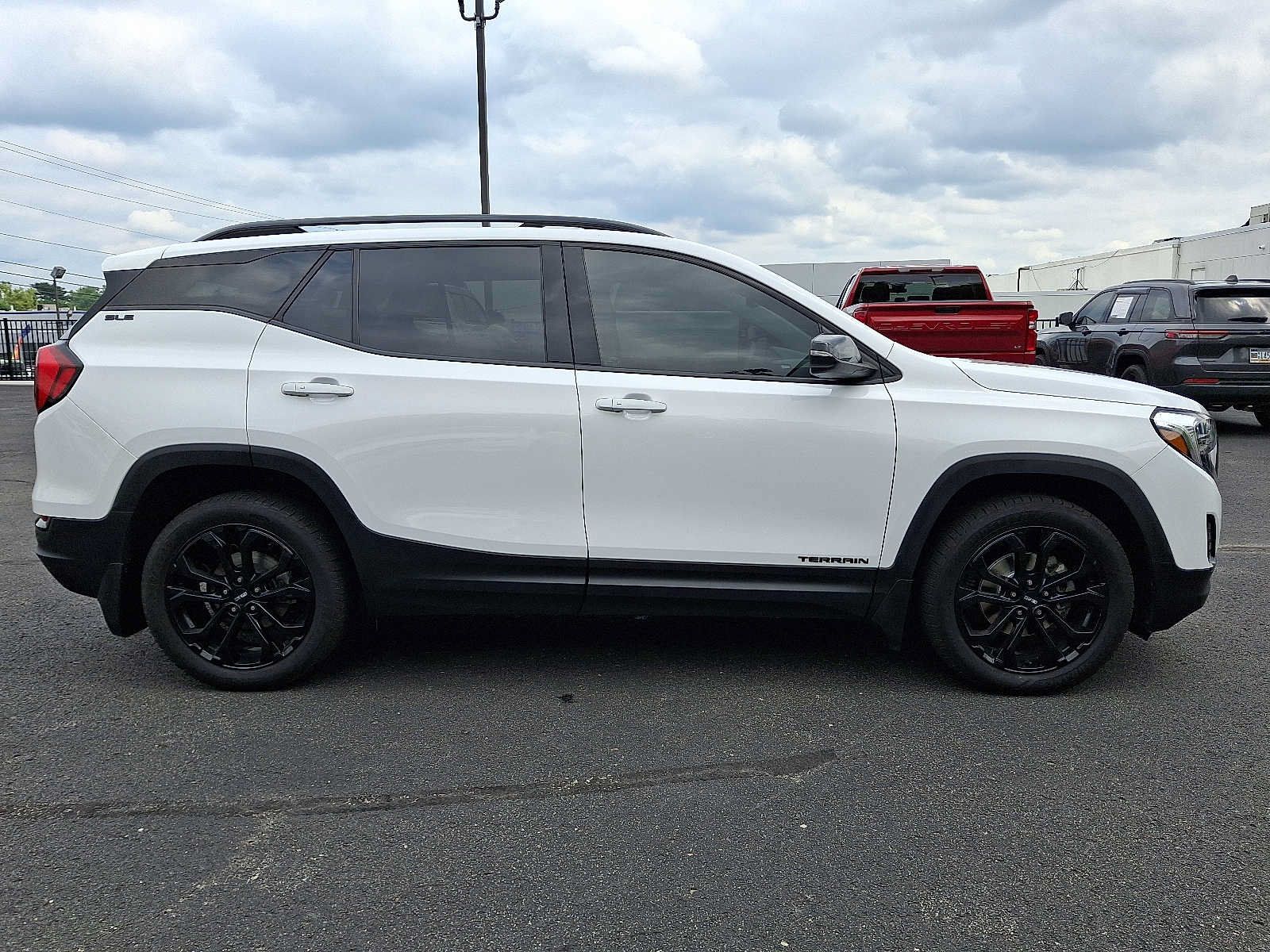 Used 2021 GMC Terrain SLE w/ Driver Convenience Package AWD/4WD image 7