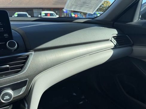 Used 2019 Honda Accord LX image 21