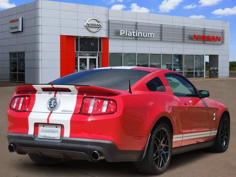Used 2010 Ford Mustang Shelby GT500 RWD image 4