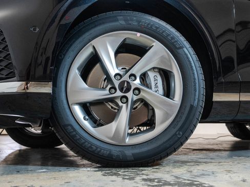 Used 2026 Genesis GV70 2.5T Advanced image 5