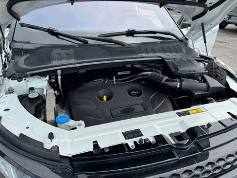 Used 2017 Land Rover Range Rover Evoque SE Premium image 15