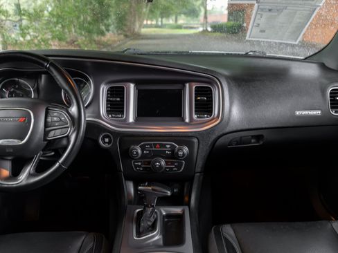 Used 2021 Dodge Charger SXT w/ Leather Interior Group RWD image 59