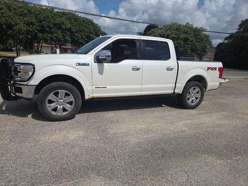 Used 2018 Ford F150 Lariat w/ Equipment Group 502A Luxury AWD/4WD image 6