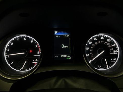 Used 2024 Toyota Camry SE w/ Cold Weather Package FWD image 21