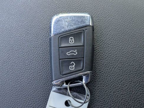 Certified 2022 Volkswagen Atlas Cross Sport SE FWD image 33