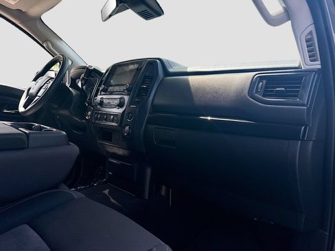 Used 2022 Nissan Titan SV RWD image 28