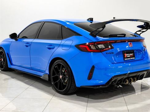 Used 2023 Honda Civic Type R image 9