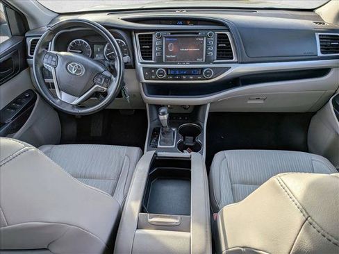 Used 2016 Toyota Highlander Plus image 13