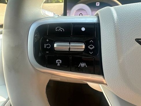 Certified 2026 Genesis GV70 2.5T Advanced AWD/4WD image 9