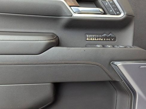 Used 2022 Chevrolet Silverado 1500 High Country w/ Z71 Off-Road Package image 23