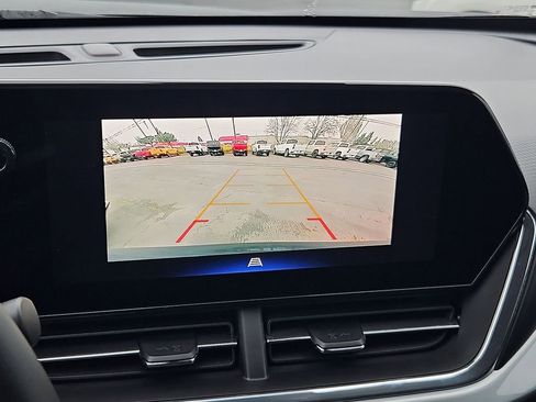 Certified 2025 Chevrolet Trax LT w/ LT Convenience Package image 19