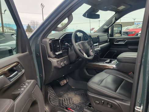 Used 2025 Chevrolet Silverado 2500 LT w/ Trail Boss Package image 8