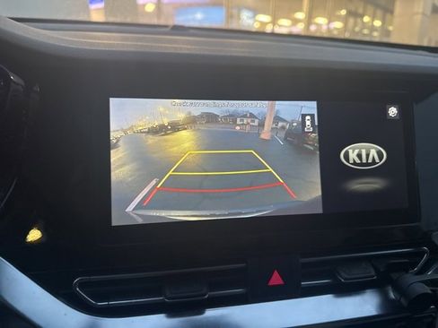 Used 2021 Kia Niro Touring image 8