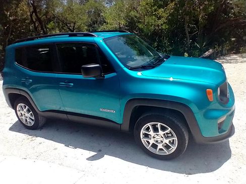 Used 2022 Jeep Renegade Latitude w/ Convenience Group image 4