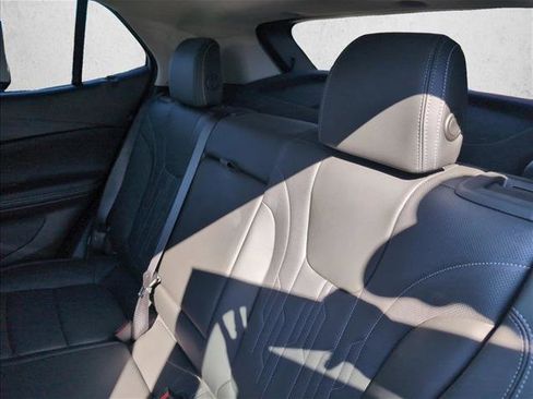 Used 2024 Buick Encore GX Avenir image 18