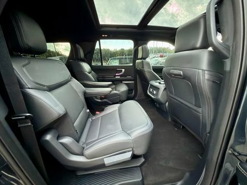 Used 2025 Ford Expedition Max Platinum w/ Stealth Appearance Package AWD/4WD image 10