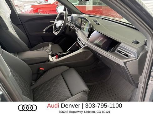 Used 2025 Audi SQ5 Prestige AWD/4WD image 9