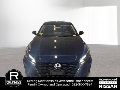 Used 2023 Nissan Altima 2.5 SR w/ SR Premium Package AWD/4WD image 10