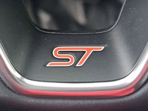 Used 2022 Ford Edge ST w/ Equipment Group 401A image 18