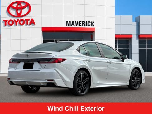 New 2026 Toyota Camry Hybrid FWD image 5
