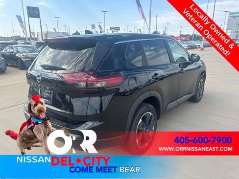 Used 2025 Nissan Rogue SV FWD image 5