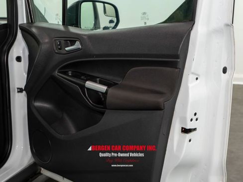 Used 2016 Ford Transit Connect XLT image 16