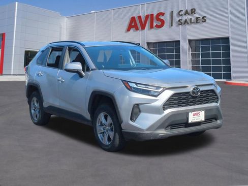 Used 2025 Toyota RAV4 XLE AWD/4WD image 3