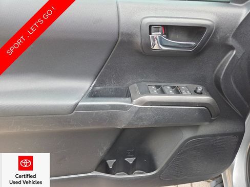Used 2020 Toyota Tacoma TRD Sport w/ Technology Package AWD/4WD image 26