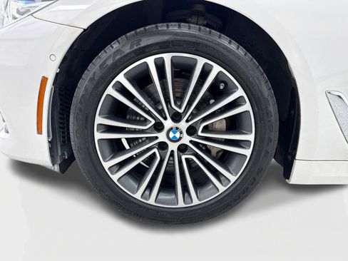 Used 2019 BMW 530i w/ Convenience Package RWD image 50