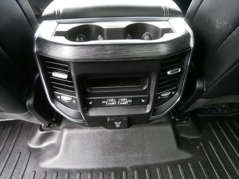 Used 2024 RAM 1500 Laramie AWD/4WD image 21