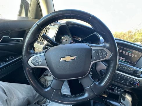 Used 2017 Chevrolet Colorado Z71 AWD/4WD image 14