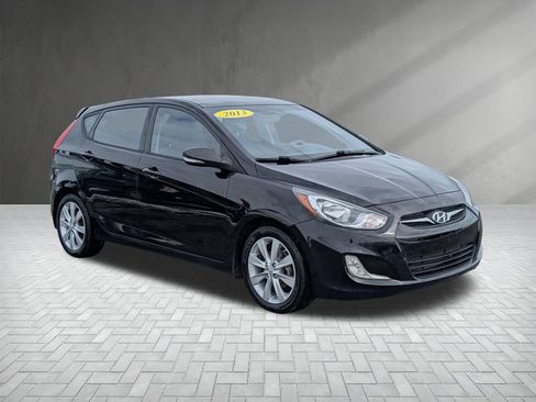 Used 2013 Hyundai Accent SE image 1