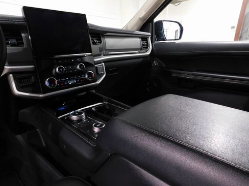 Used 2024 Ford Expedition XLT image 67