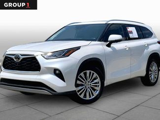 Used 2023 Toyota Highlander Platinum FWD video 1