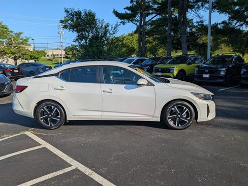 Certified 2024 Nissan Sentra SV FWD image 2
